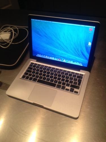 Mac book Pro  8gb ram 128 SSD  asseccoires