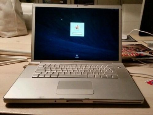 Mac Book pro uit 2007 17 inch.