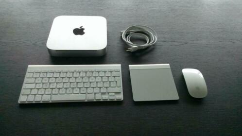 Mac Mini 2010 8GB120GB SSD met keyboard, mouse en trackpad