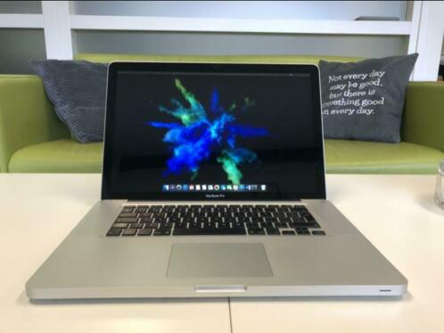 MacBook 15 inch i7 Quad Core 2.7 16GB ram 512GB SSD