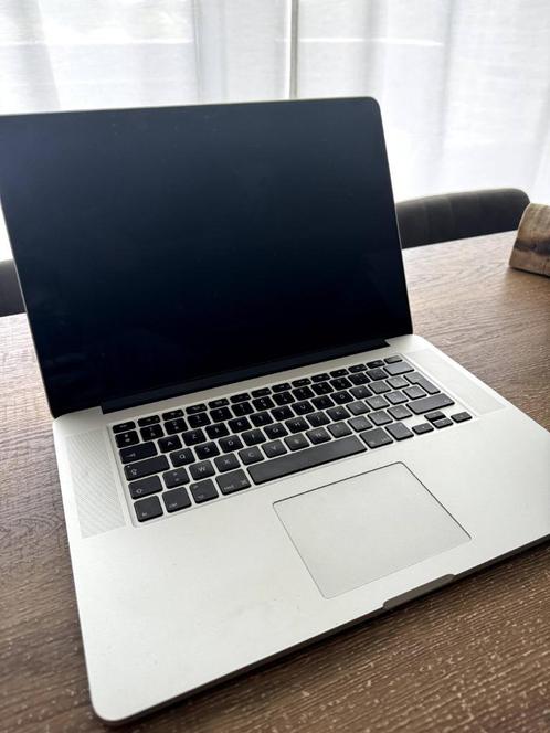 Macbook 15inc retina 2015 refurbisched