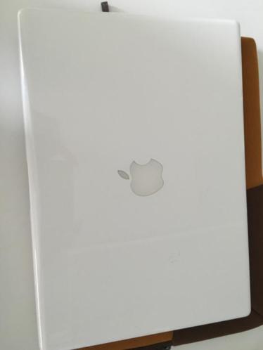 MacBook 2.16 GHz, 4 GB RAM, 250 GB HD, Nieuwe lader, 2 accu