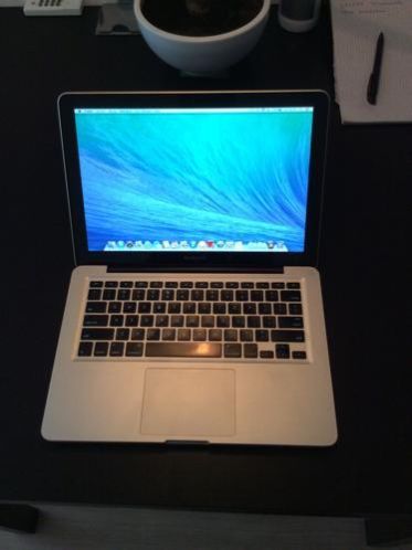 Macbook 2,4 ghz met goede accu en supersnel door SSD