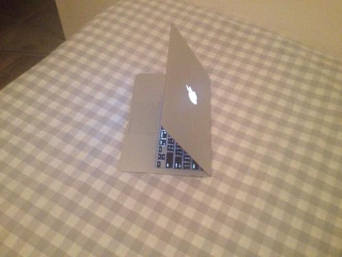 MacBook Air 11 1,6 Ghz Core i5 2GB 64 GB 