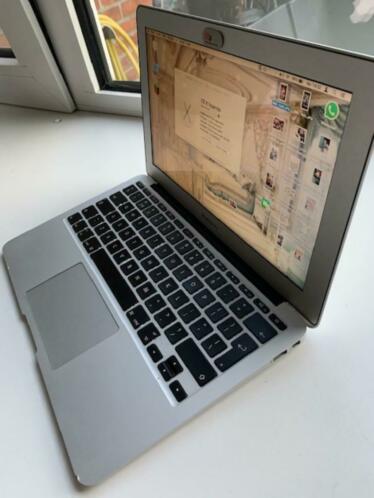 Macbook Air 11 inch 2014 Silver