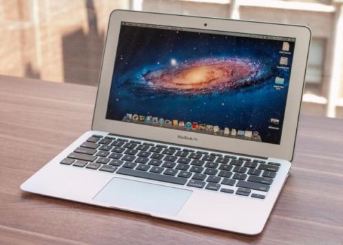 Macbook Air 11 inch i5 128GB SSD 4GB 12 maanden garantie