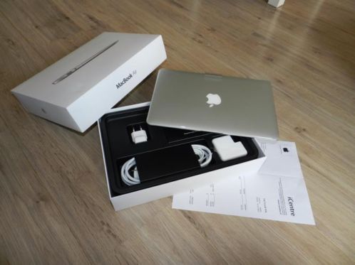 MacBook Air 11 inch met garantie en bon,cpu i5128gb4gb