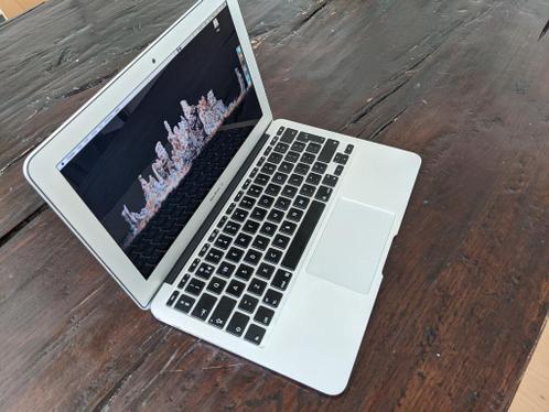 MacBook Air 11-inch (Mid-2012)  i5 1.7Ghz, 8GB, 128GB