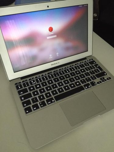 MacBook air 11034 zo goed als nieuw