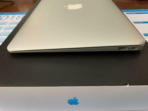 MacBook Air 11,6 1,6GHz intel i5, 4GB,