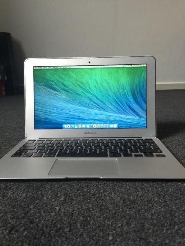 Macbook Air 11,6034 4GB RAM 