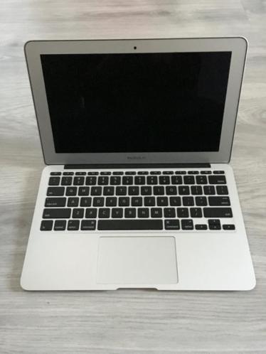 MacBook Air 11,6034 Intel Core i5 4GB RAM 128GB SSD NIEUWSTAAT