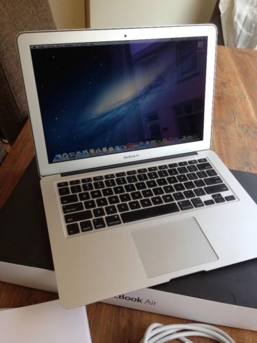 Macbook Air 11,6039039 1.6Ghz i5 2B 64GB Midd 2011 Als Nieuw