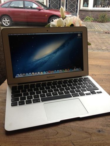 Macbook Air 11,6039039 1.7Ghz 1.7 i5 4GB 64GB SSD Nieuwstaat