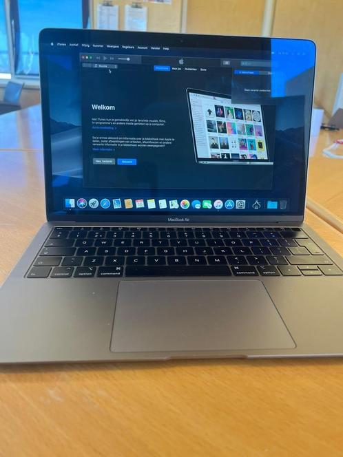 MacBook Air 13  128GB Space Gray