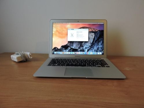 Macbook Air 13 1,7 Ghz i5 4GB 256GB SSD NieuwstaatGarantie