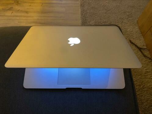 MacBook Air 13, 2012, 128 GB, 4GB, 1.8 GHz Intel Core i5