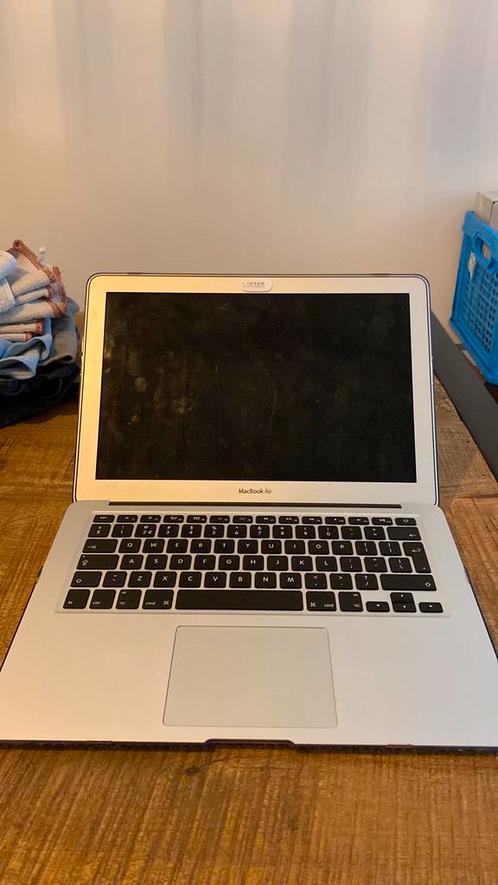 MacBook Air 13 2017 8GB Ram - 128GB HD