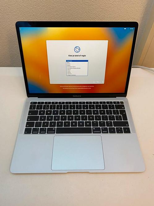 MacBook Air 13 (2019) 1.6 GHz i5, 8GB, 128GB SSD Touch ID