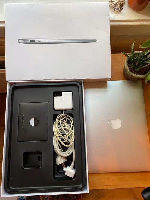 MacBook Air 13 inch  128 GB  Werkt goed, gekeurd bij Apple