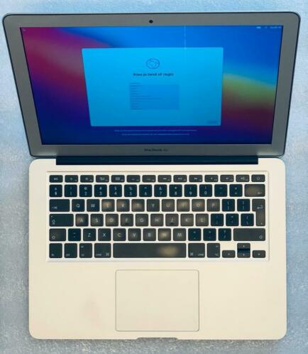 MacBook Air 13-inch 2017  1,8 GHz Core i5  8 GB RAM  499