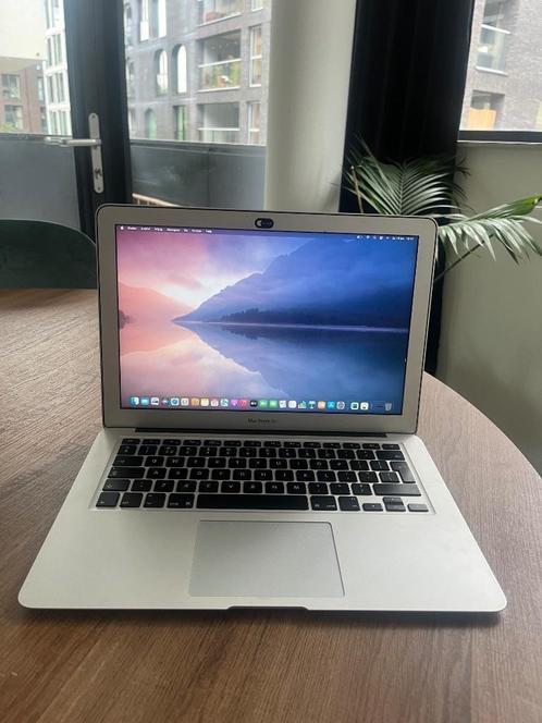 MacBook Air  13 inch  2017  8GB  121GB