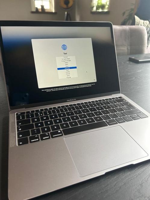 MacBook Air 13 inch 2019