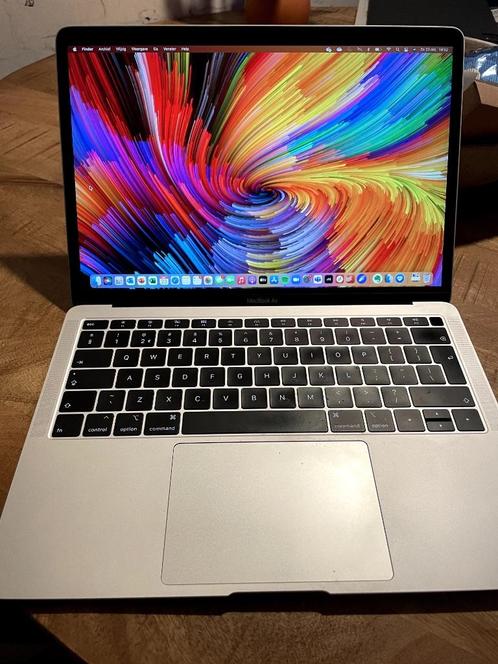 MacBook Air 13 inch 2019 zilver - krasvrij en weinig gebruik