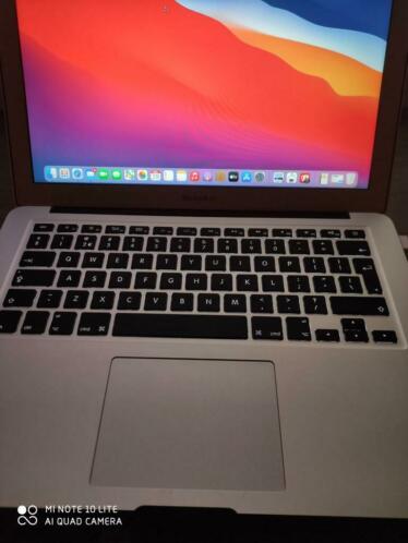 MacBook Air 13 inch 256GB, i5, 4gb