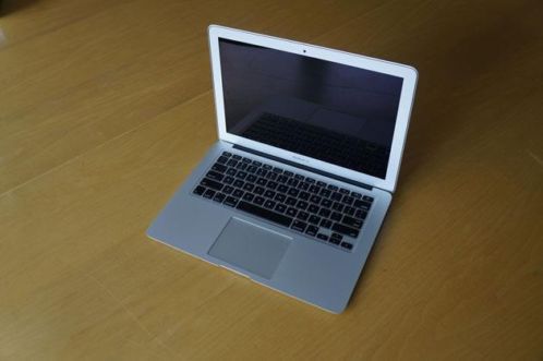 Macbook Air 13 inch, compleet met bon, nog geen jaar oud