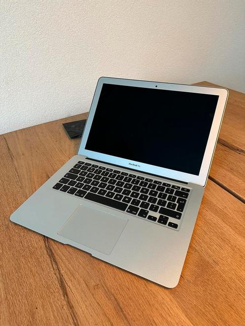 MacBook Air (13-inch, Early 2015) i5, 8GB, 128GB SSD
