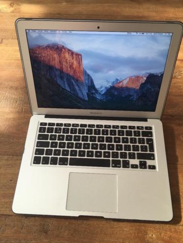 Macbook air 13 inch gekocht 10 Maart 2016