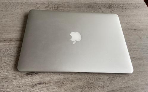 MacBook Air 13-inch  Magic Mouse