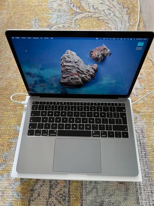 MacBook Air 13 inchlate 20181,6GHz i5 8GB120GB met doos