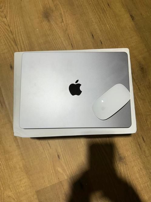 MacBook Air 13 - M2 - 8GB - 512GB - (incl apple muis)