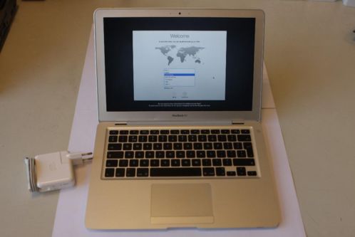 MacBook Air 13034 128GB SSD, OS X Yosemite