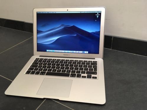 Macbook Air 13034 2017 1.8 I5 8GB  256GB SSD nieuwstaat doos