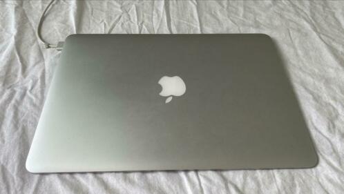 Macbook Air 13034, early 2015 i5 processor in zeer goede staat