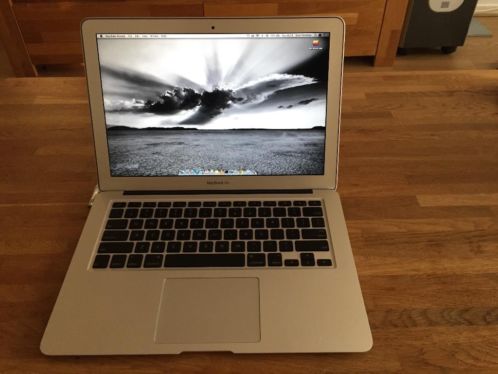 MacBook Air 130342,13Ghz4GB256GB