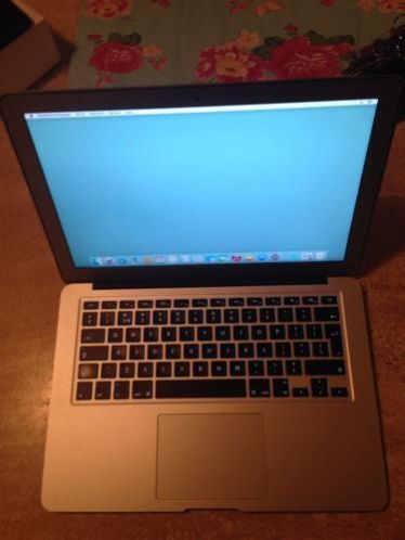 MacBook Air 13039039 1.8 i5, 4GB Ram, 128GB SSD, NIEUW in doos