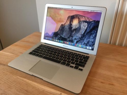 Macbook Air 13039039 1.8Ghz i5 4GB 1600Mhz 128GB SSD Als Nieuw