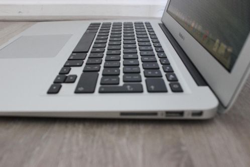 Macbook air 13,3 inch 2014 met garantie