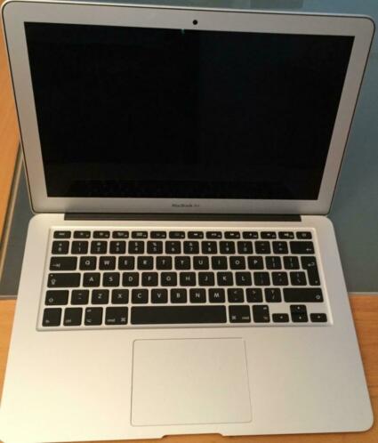 MacBook Air 13.3 inch 8GB i5 1.6Ghz 128GB SSDFlash 2015