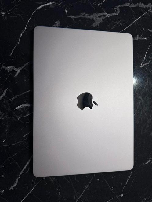 MacBook Air 13.6-Inch