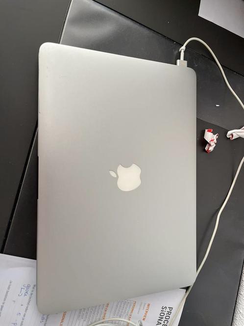 MacBook Air 13inch early 2015 inclusief Apple smart muis