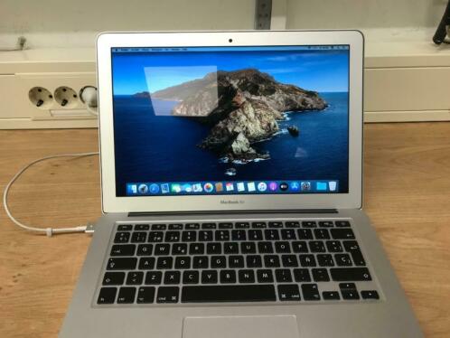 Macbook Air 2017 13034 I5  128GB ssd  8Gb