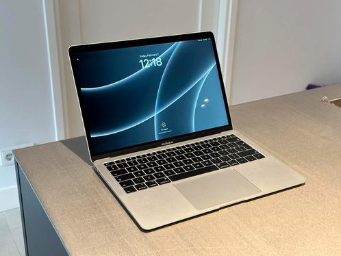 Macbook Air 2018, 128 GB, intel i5, Nieuwstaat