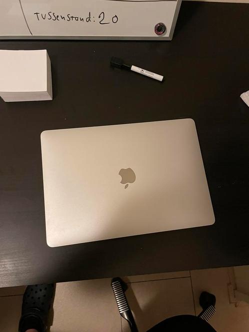 Macbook air 2019 8gb ram 256gb