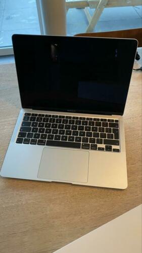 Macbook air 2020 i5 256 gb ssd en 16gb geheugen silver