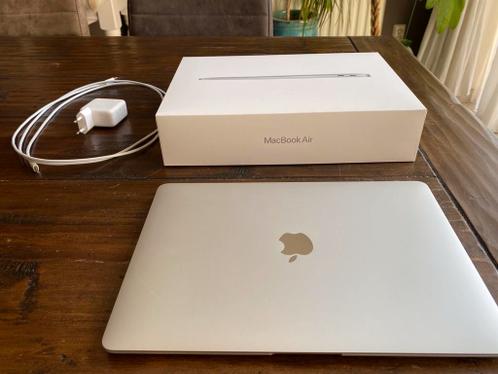 Macbook air 2020 (inclusief tas amp USB opzetstuk)